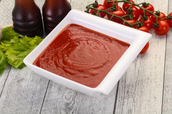 Sopa de tomate mediterránea —  Fotos de Stock