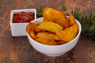 Kızarmış patates dilimleri