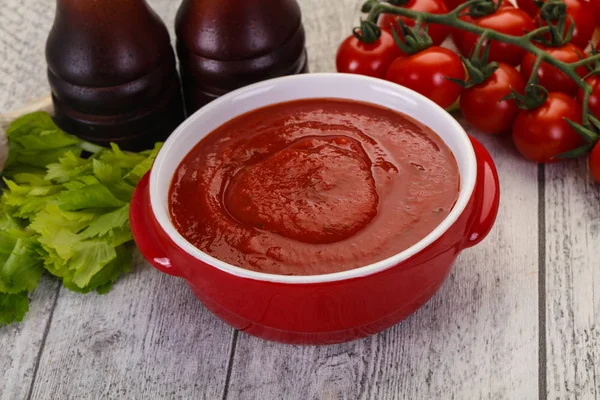 Sopa de tomate mediterránea —  Fotos de Stock