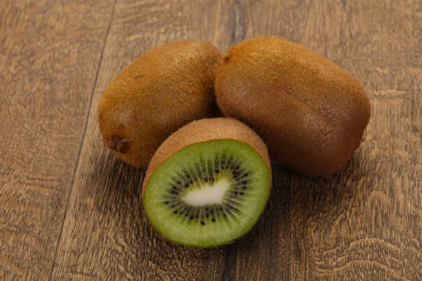 Proaspăt coapte kiwi — Fotografie, imagine de stoc