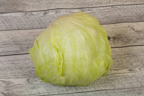 Olgun salata buzdağı — Stok fotoğraf