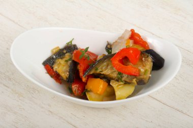 Buharda pişmiş sebzeler