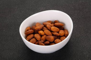 Badem fındık yığını