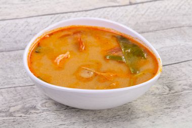 Ünlü Tay Tom Yam çorbası
