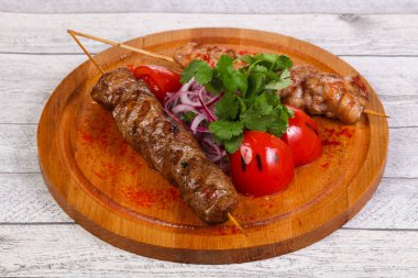 tavuk ve sığır eti şiş