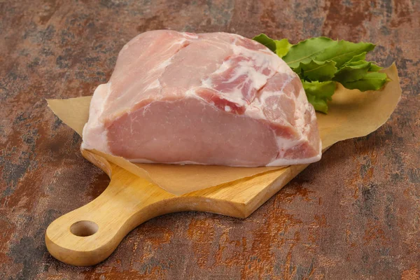 Rohes Stück Schweinefleisch zum Kochen — Stockfoto