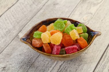 tatlı meyve şekerlenmiş