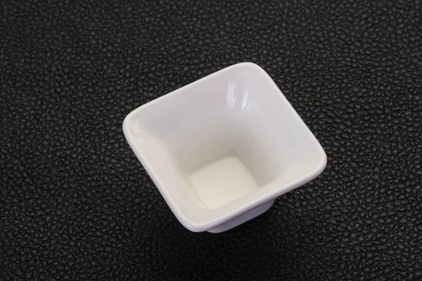 Білий порцелянову миску — стокове фото