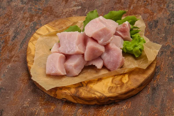 Rohe Würfel mit frischem Schweinefleisch — Stockfoto