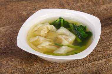 Otlar ile Asya geleneksel Wonton çorbası