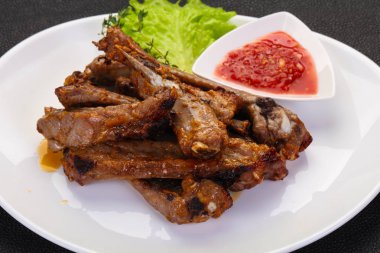 kavrulmuş Domuz kaburga