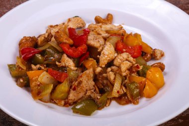 ile sebze kızarmış domuz eti