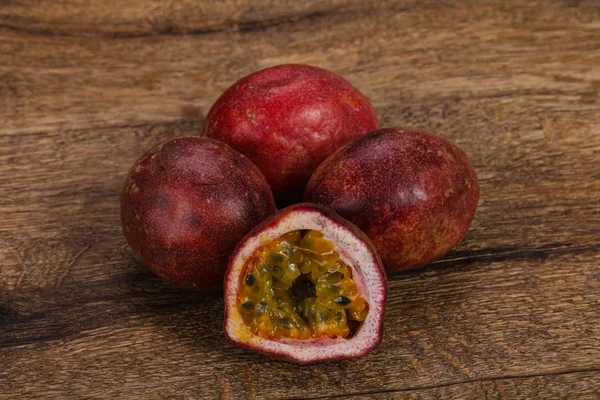 Delicous édes egzotikus Passion Fruit — Stock Fotó