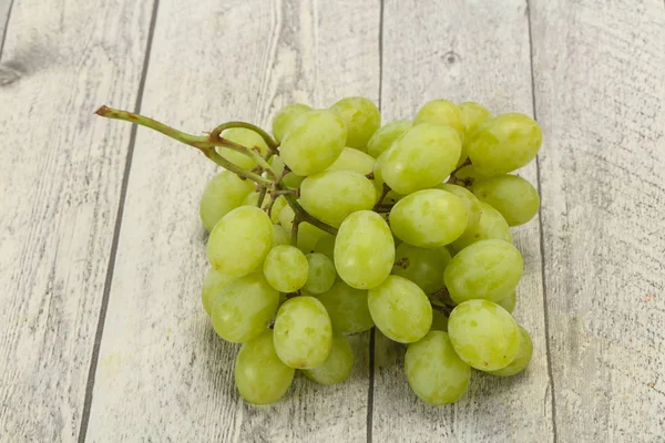 Doce maduro verde uva ramo — Fotografia de Stock