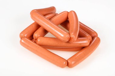 Beyaz arka planda lezzetli et sosis