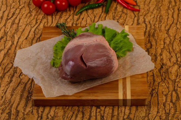 Rohes Schweineherz — Stockfoto