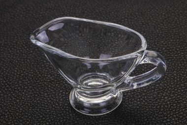 Boş bardak et suyu tekne