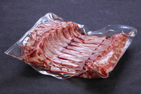 Raw rack of lamb — Zdjęcie stockowe