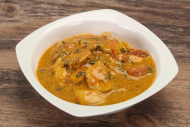 Geleneksel Tay köri tavuk çorbası