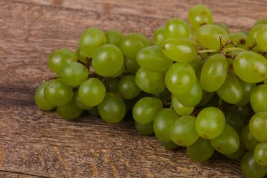 Tatlı Yeşil üzüm şube