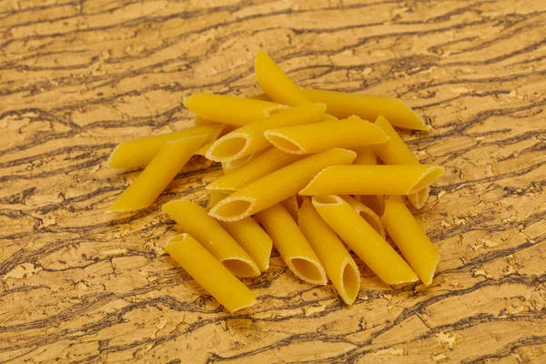 Rå Penne pasta för skål — Stockfoto