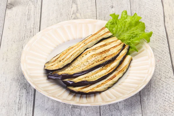 Aubergine grillée dans le bol — Photo