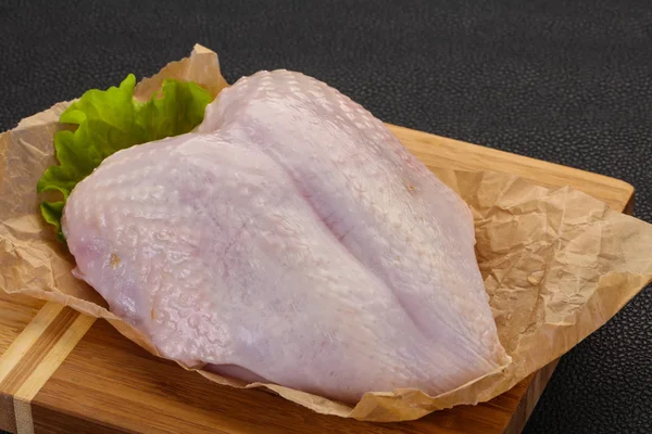 Pechuga de pollo cruda —  Fotos de Stock