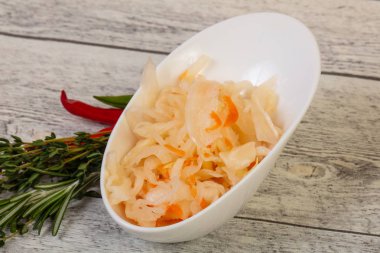 Salamura lahana - lahana turşusu