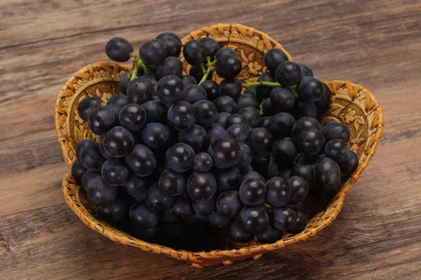 Fresh ripe sweet red grape — Stock Photo, Image