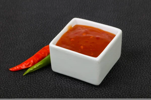 Сладкий и острый соус чили — стоковое фото