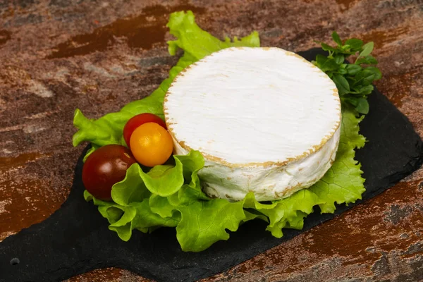 Queijo delicoso de camembert — Fotografia de Stock