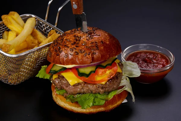 热美味和多汁的汉堡 — 图库照片