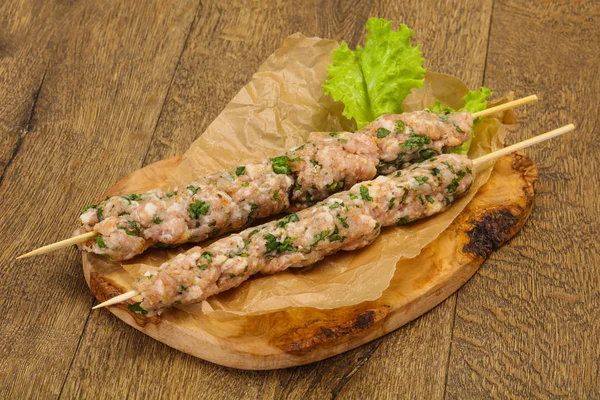 Raw minced pork skewer kebab for grill — Stock Photo, Image