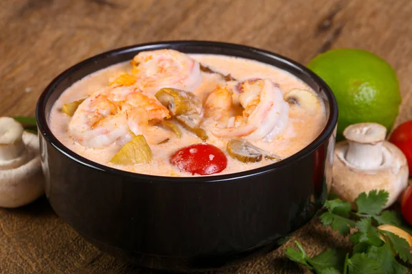 Tay tom yam çorbası