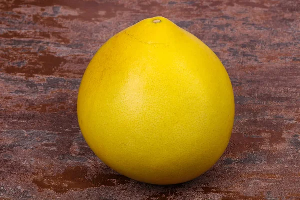 Rijpe smakelijke pomelo — Stockfoto