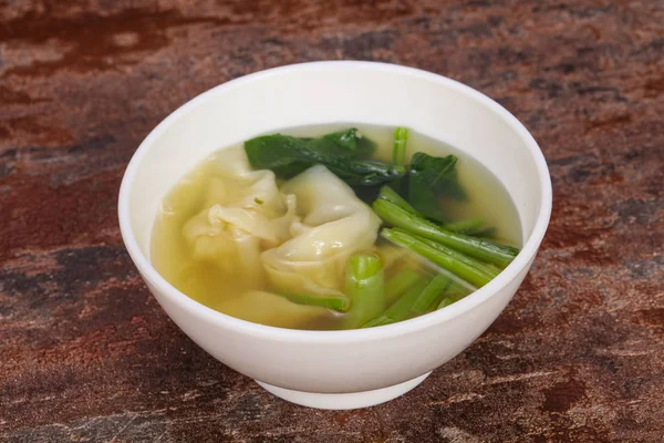 Asian traditional Wonton soup with herbs — Stock Photo, Image