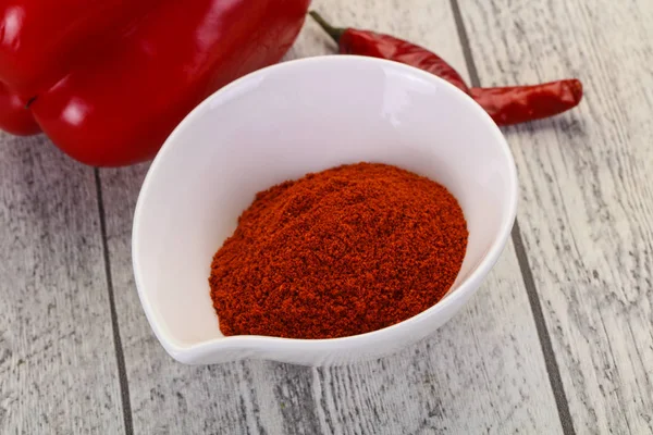 A tálban fűszerpaprika — Stock Fotó