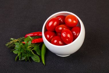 Turşu kiraz domates