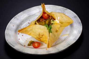 Kıymalı çıtır börek