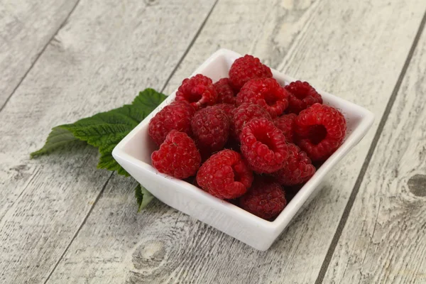 Red bright ripe sweet raspberry — Stock Photo, Image
