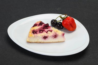 Kiraz servis çilek ile Cheesecake