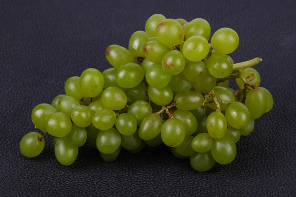 Słodki zieloną gałąź winorośli — Zdjęcie stockowe