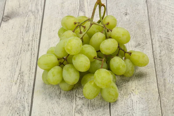 Солодкий стиглий зелений виноград гілка — стокове фото