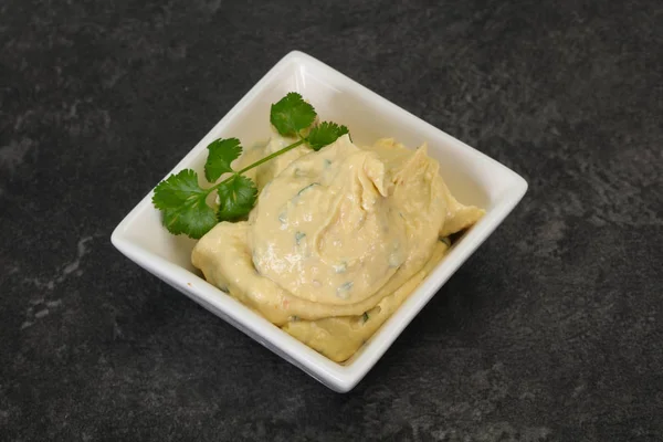 Hummus snack met olijfolie — Stockfoto