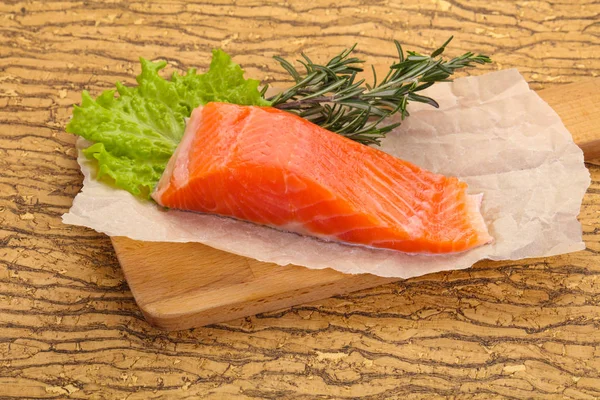 Piece of raw salmon — Stock Photo, Image