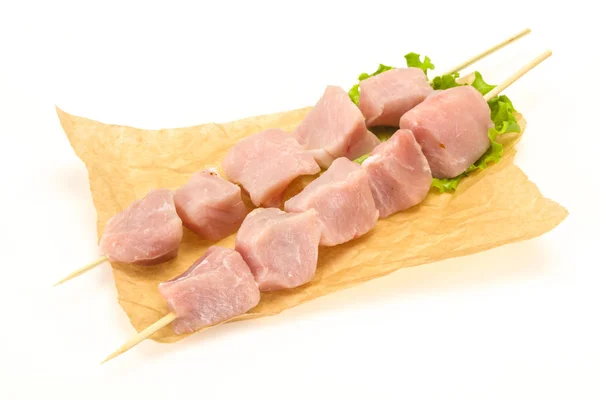 Brocheta de carne de cerdo cruda para parrilla —  Fotos de Stock