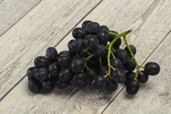 Taze olgun tatlı kırmızı üzüm