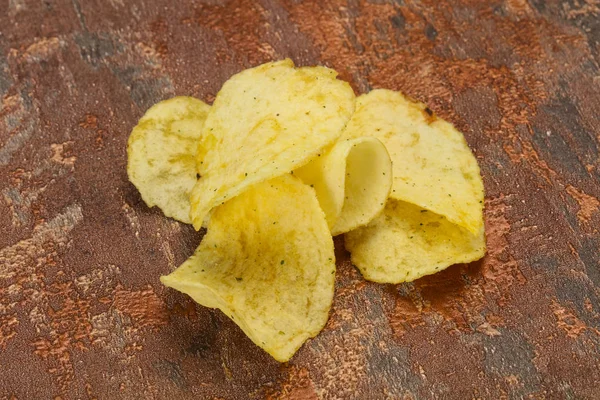 Natural potato salted chips heap — Stock Photo, Image