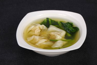 Otlar ile Asya geleneksel Wonton çorbası