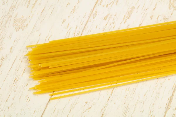Bovling için kuru çiğ spagetti — Stok fotoğraf